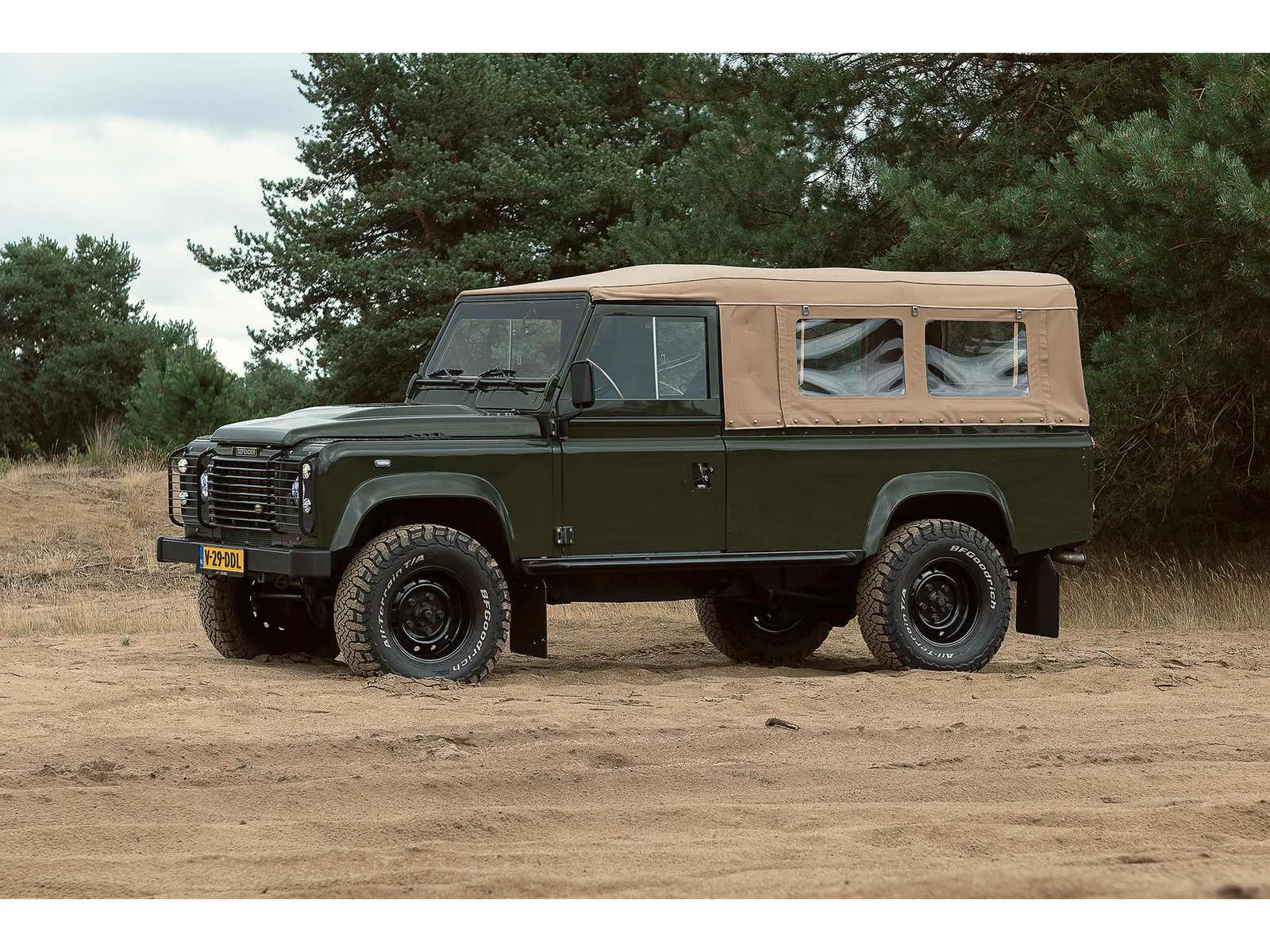 Land Rover Defender (1999) — foto 1