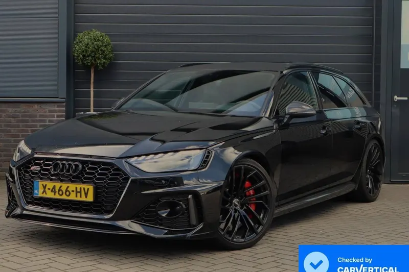 Audi RS4 (2020)