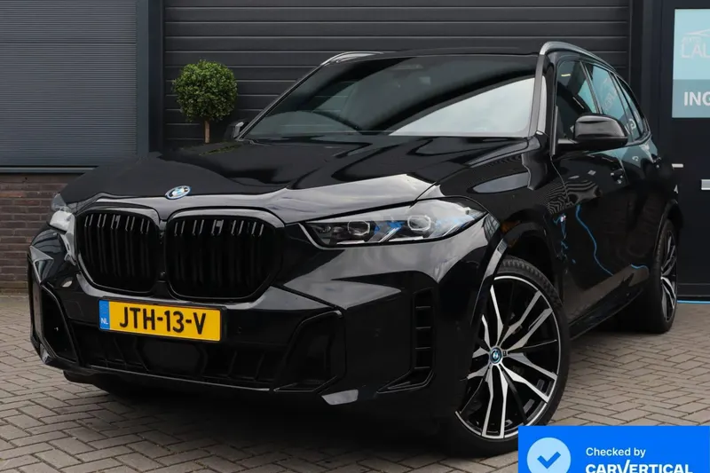 BMW X5 (2023)