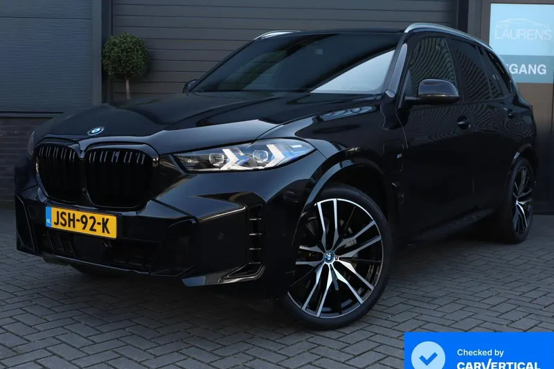BMW X5 (2023)