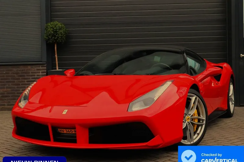Ferrari 488 (2016)