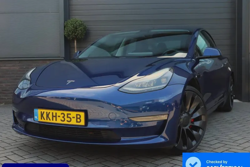 Tesla Model 3 (2021)