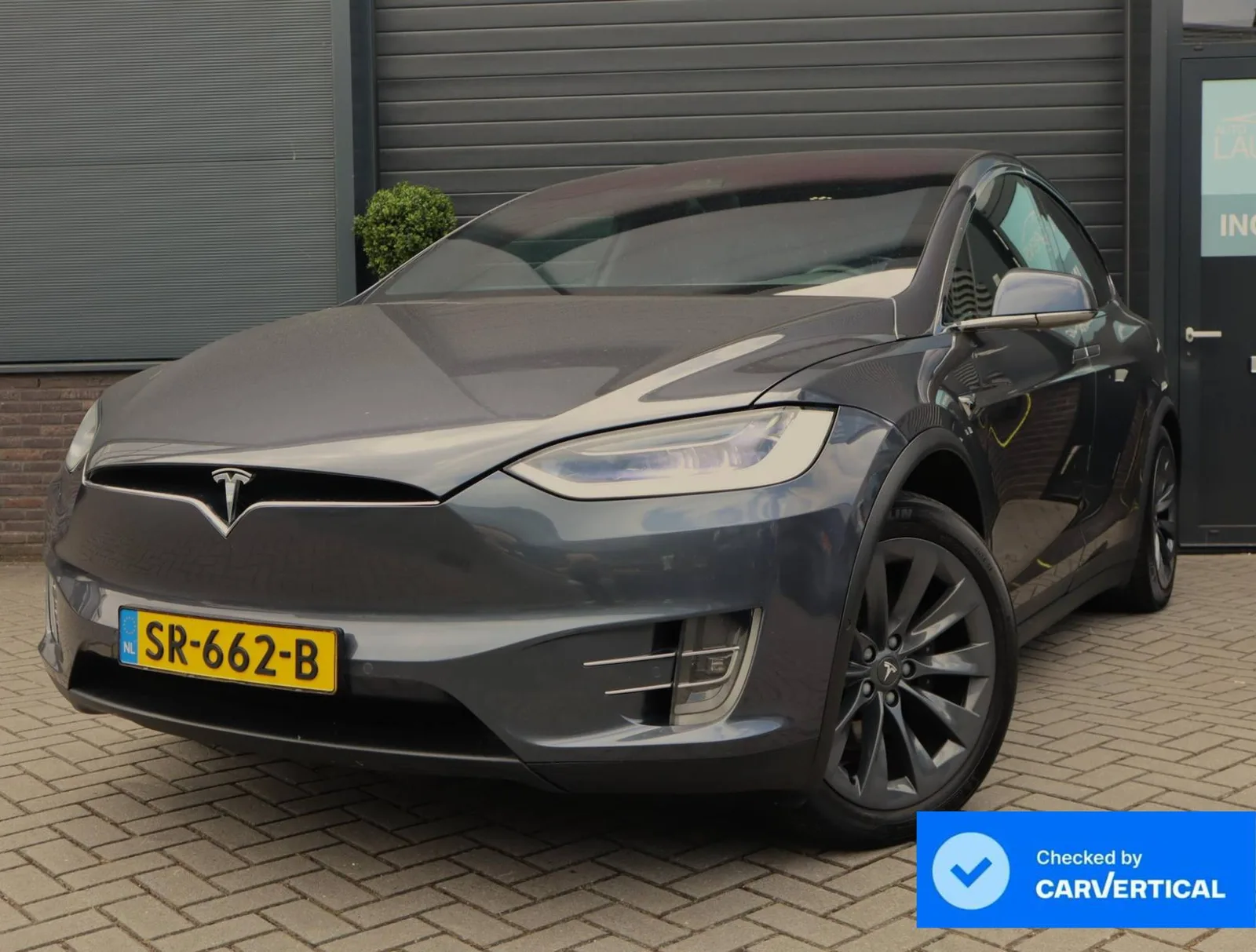 Tesla Model X (2018) — foto 1