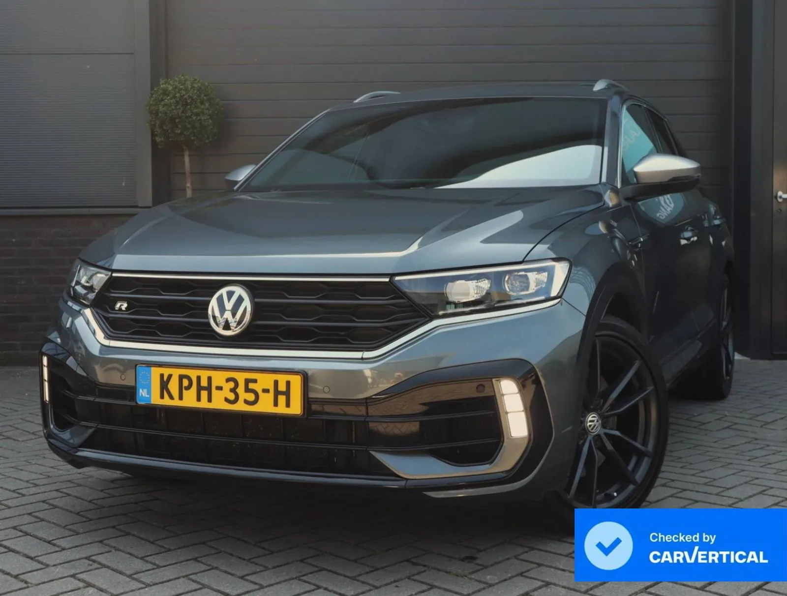 Volkswagen T-Roc (2020) — foto 1