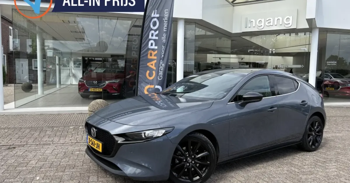 Mazda 3 (2023) — foto 1