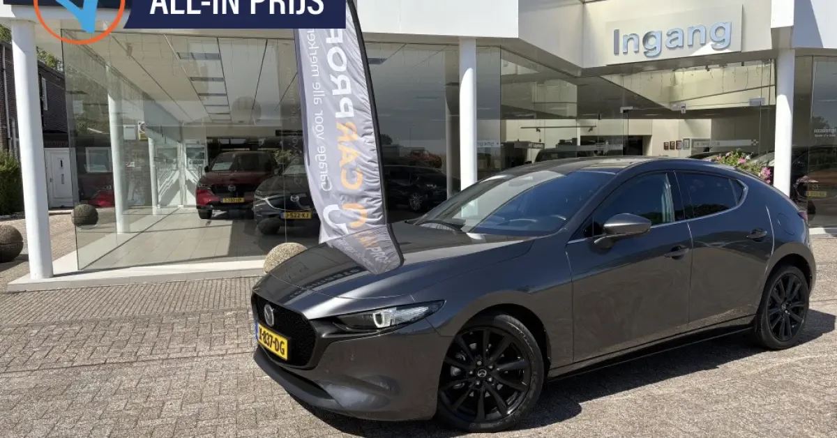 Mazda 3 (2023) — foto 1