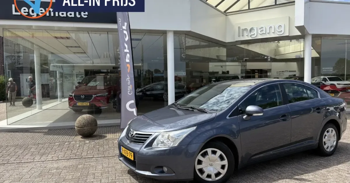 Toyota Avensis (2009) — foto 1