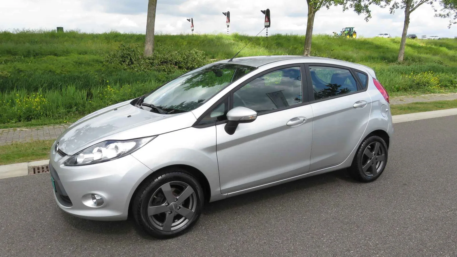Ford Fiesta (2010) — foto 1