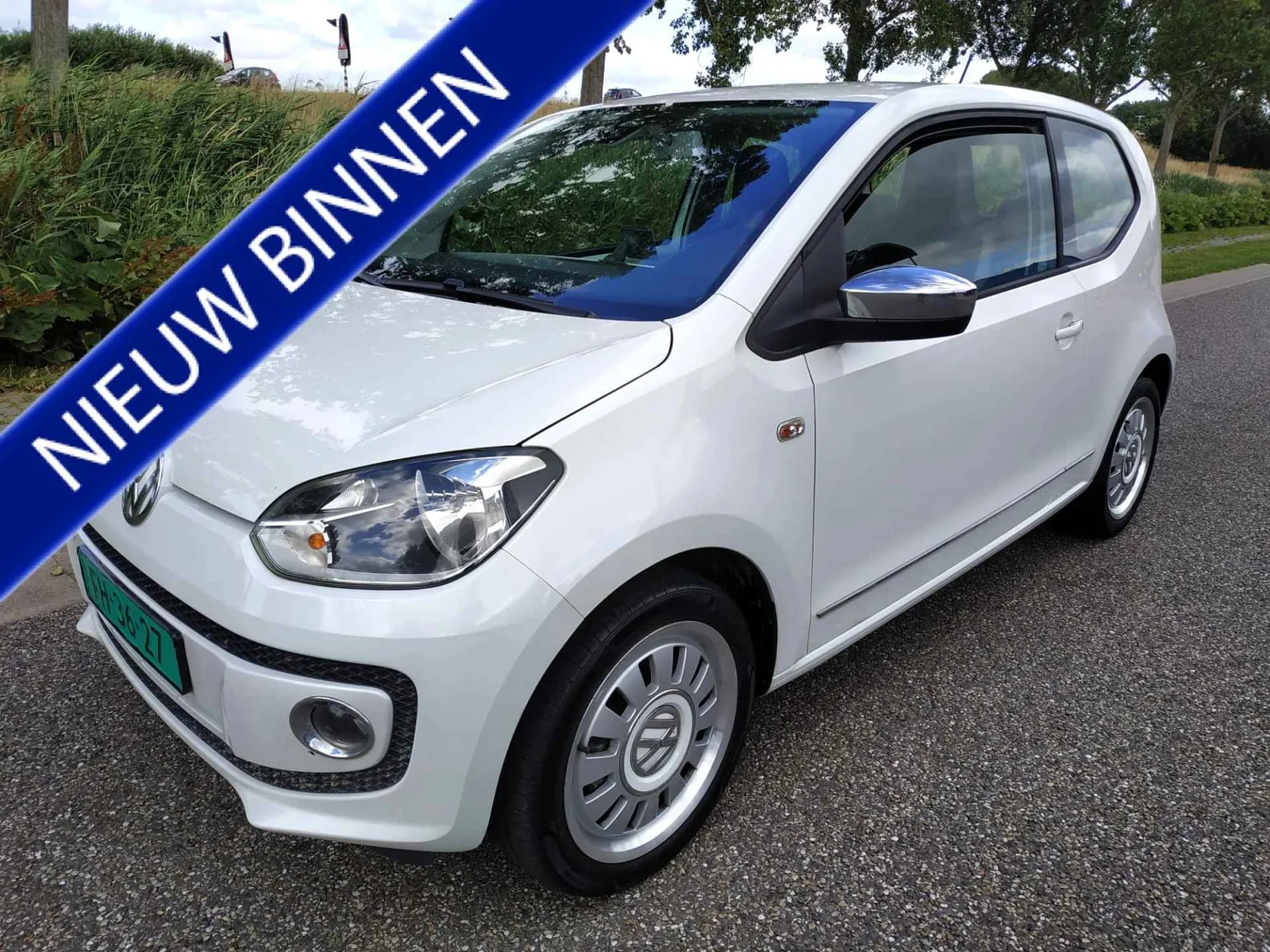Volkswagen Up! (2014) — foto 1