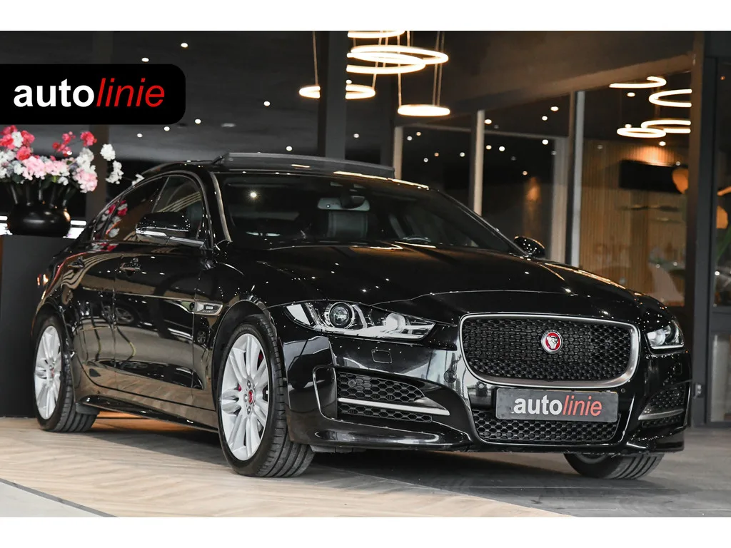 Jaguar XE (2018) — foto 1