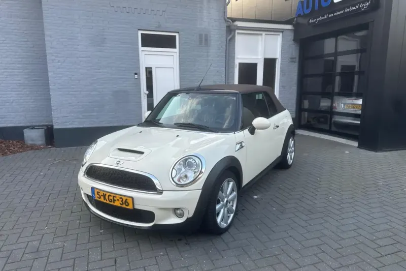 MINI Cabrio (2010)