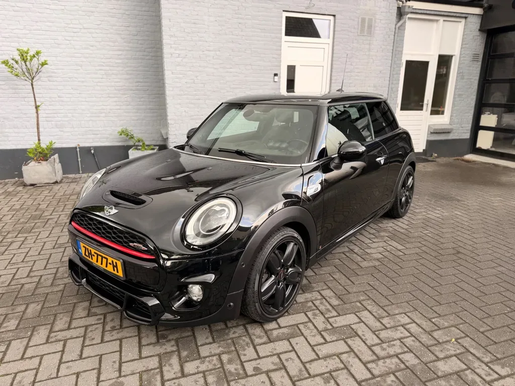 MINI Cooper S (2017) — foto 1