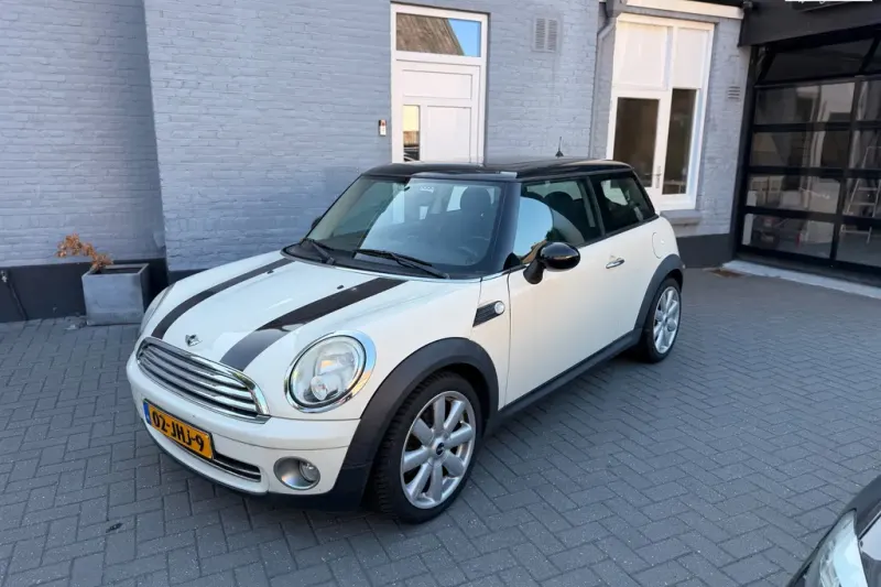MINI Cooper (2009)