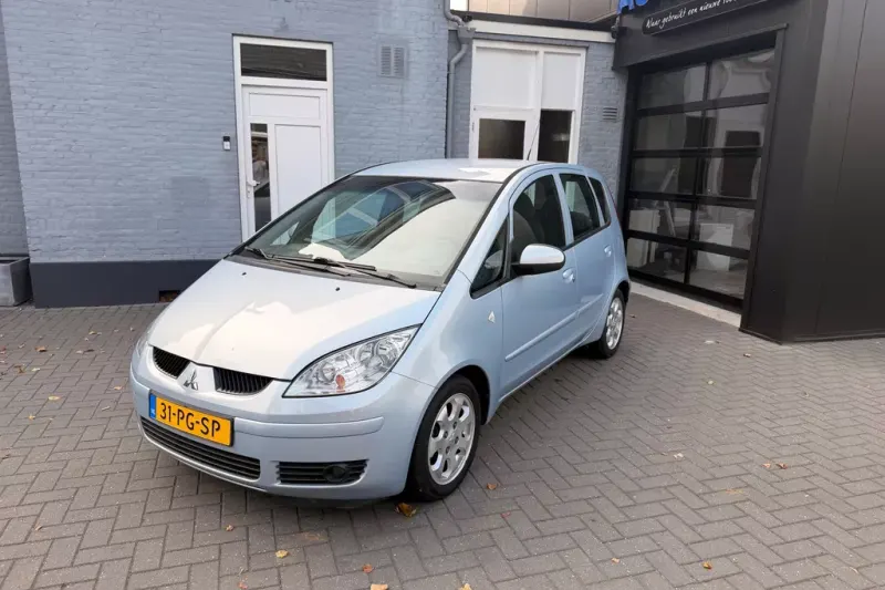 Mitsubishi Colt (2004)