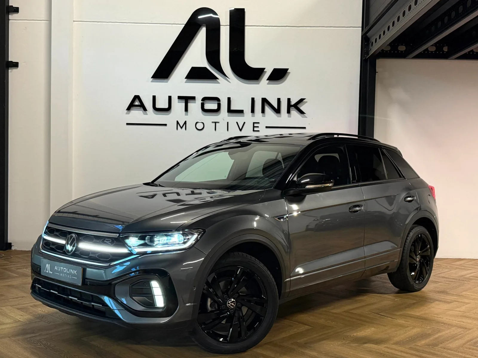 Volkswagen T-Roc (2022) — foto 1