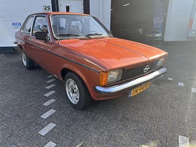 Opel Kadett (1979) — foto 1