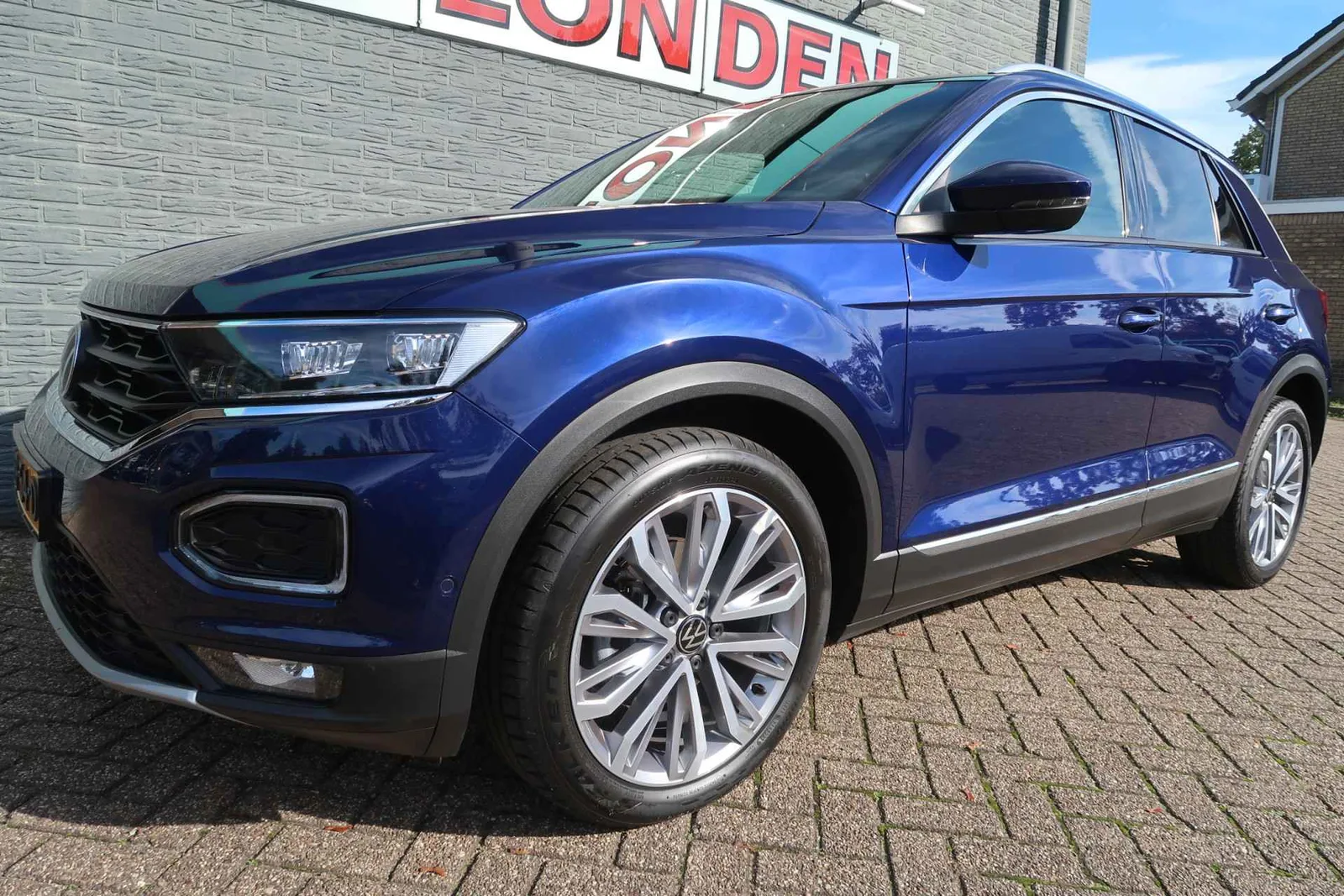 Volkswagen T-Roc (2021) — foto 1
