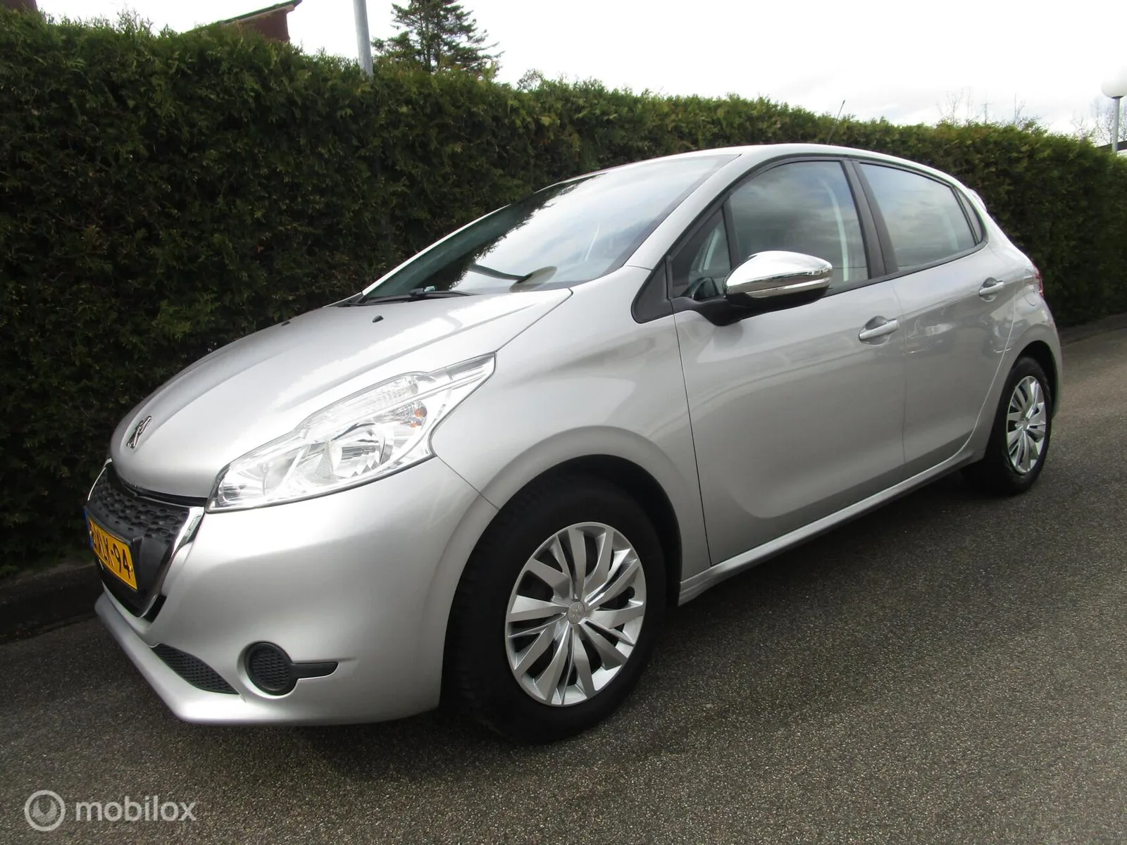 Peugeot 208 (2014) — foto 1