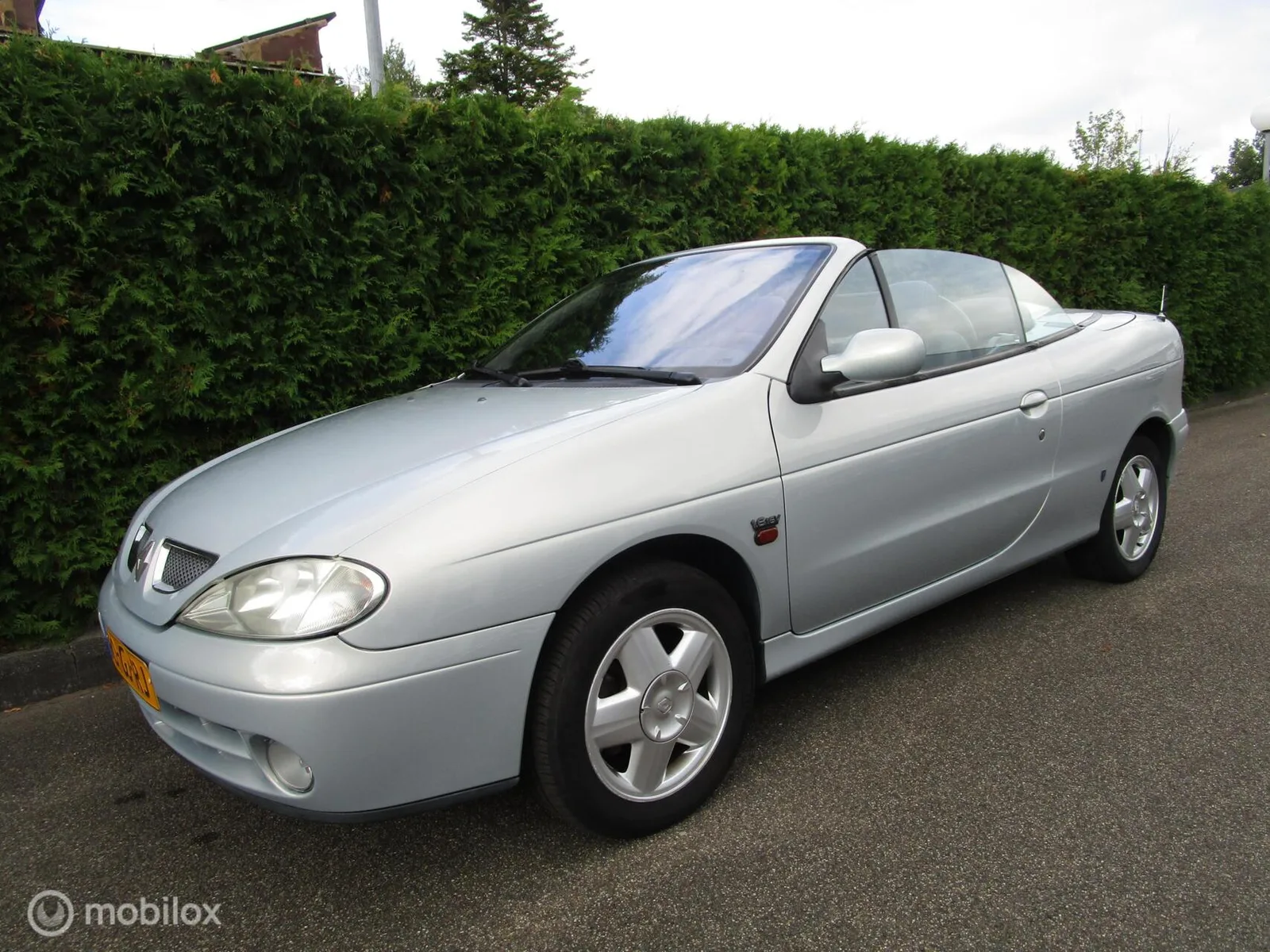 Renault Mégane (2000) — foto 1