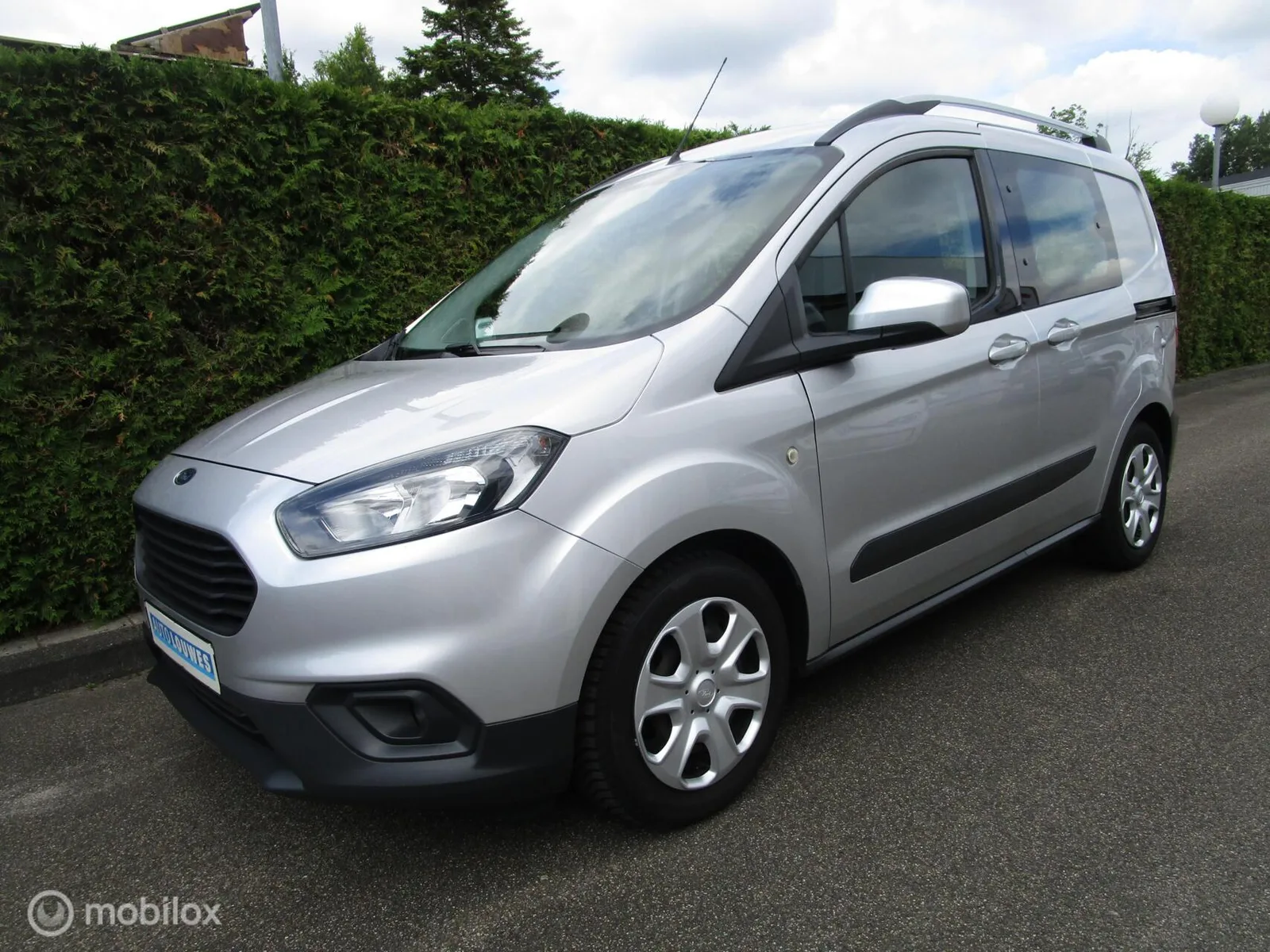 Ford Tourneo Connect (2019) — foto 1