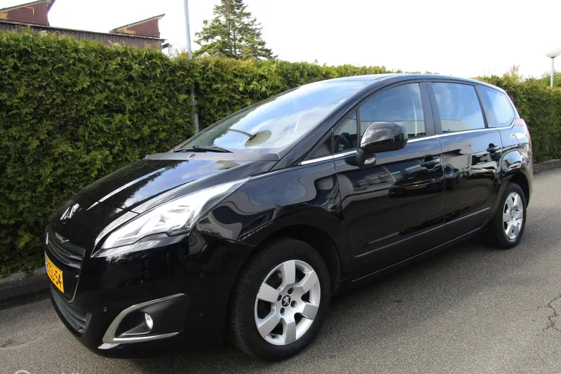 Peugeot 5008 (2014)