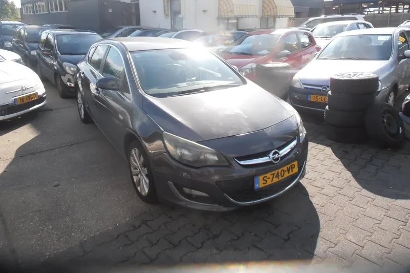 Opel Astra (2013)