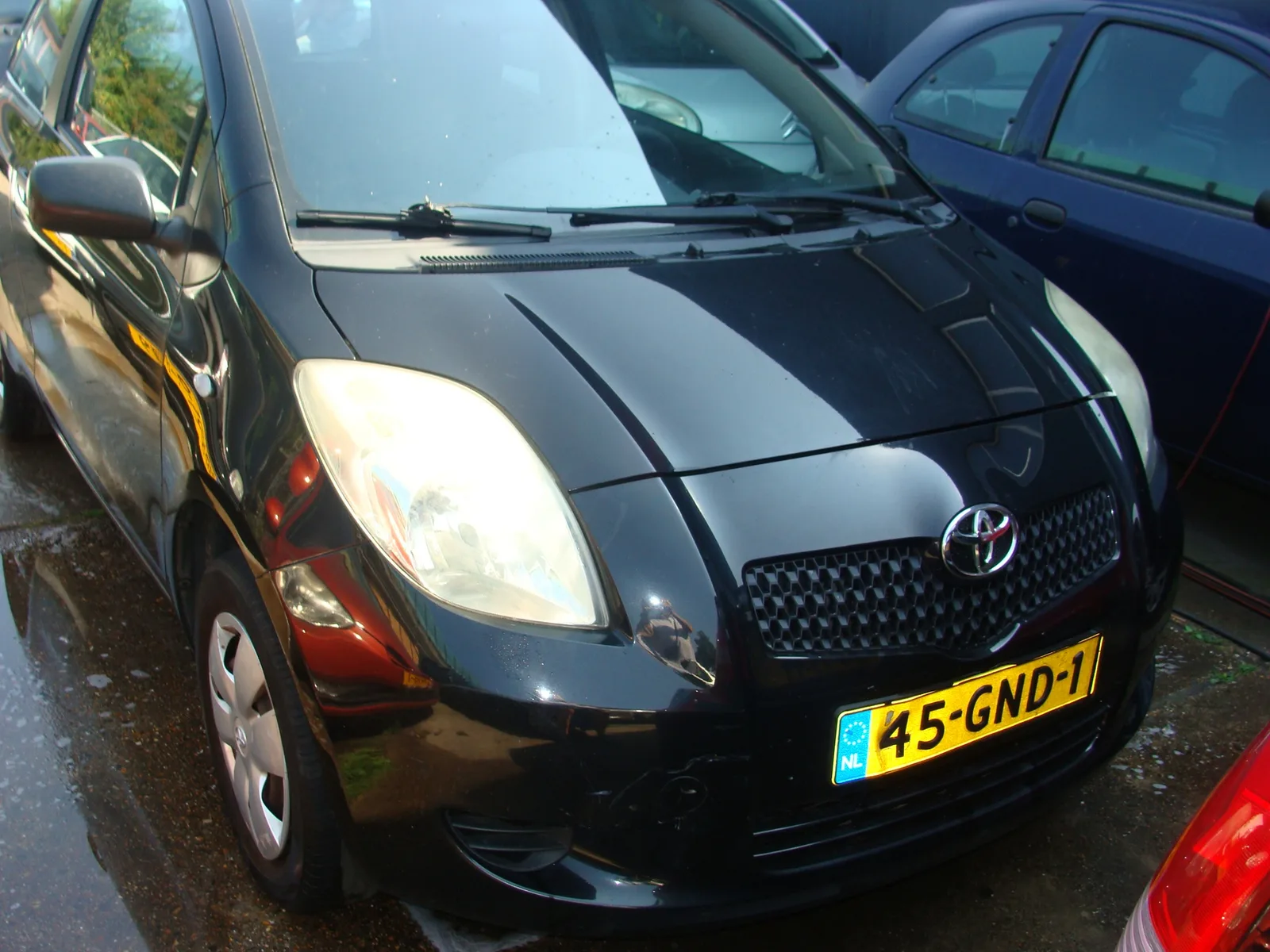 Toyota Yaris (2008) — foto 1