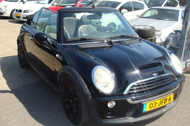 MINI Cabrio (2005)