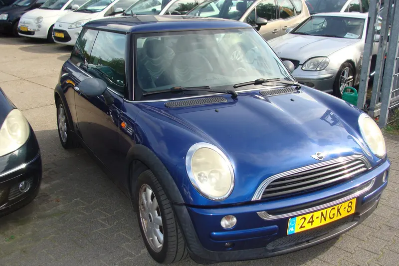 MINI One (2003)