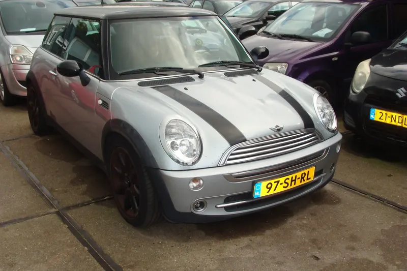 MINI Cooper (2006)