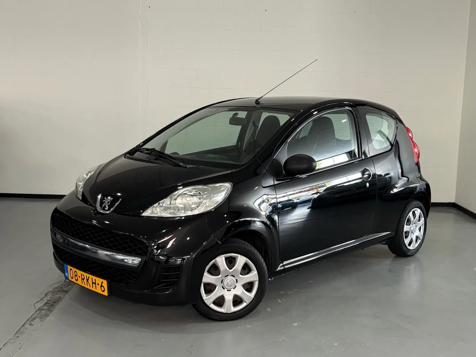 Peugeot 107 (2011) — foto 1