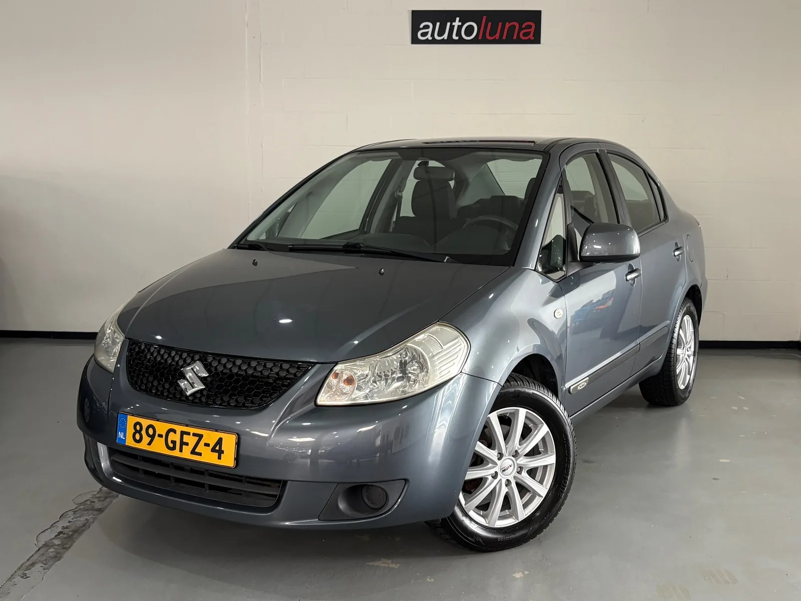 Suzuki SX4 (2008) — foto 1