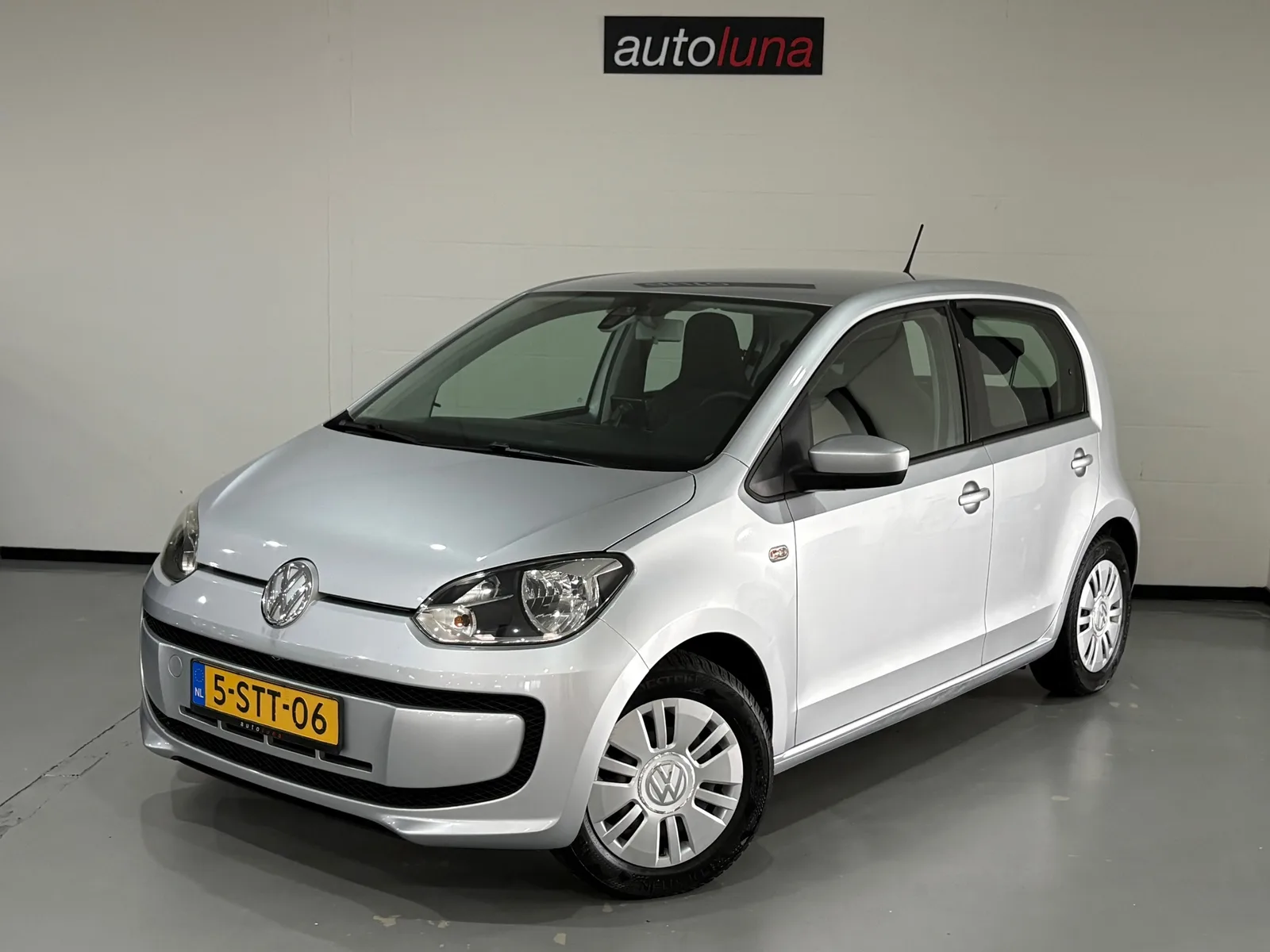 Volkswagen Up! (2013) — foto 1