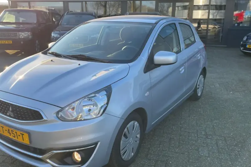 Mitsubishi Space (2018)