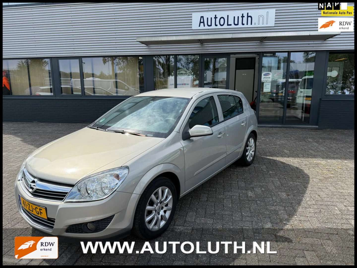 Opel Astra (2008) — foto 1
