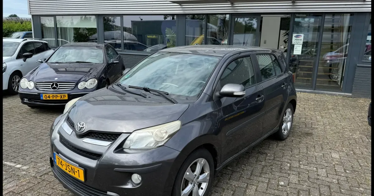 Toyota Urban (2009) — foto 1