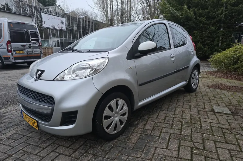 Peugeot 107 (2011)