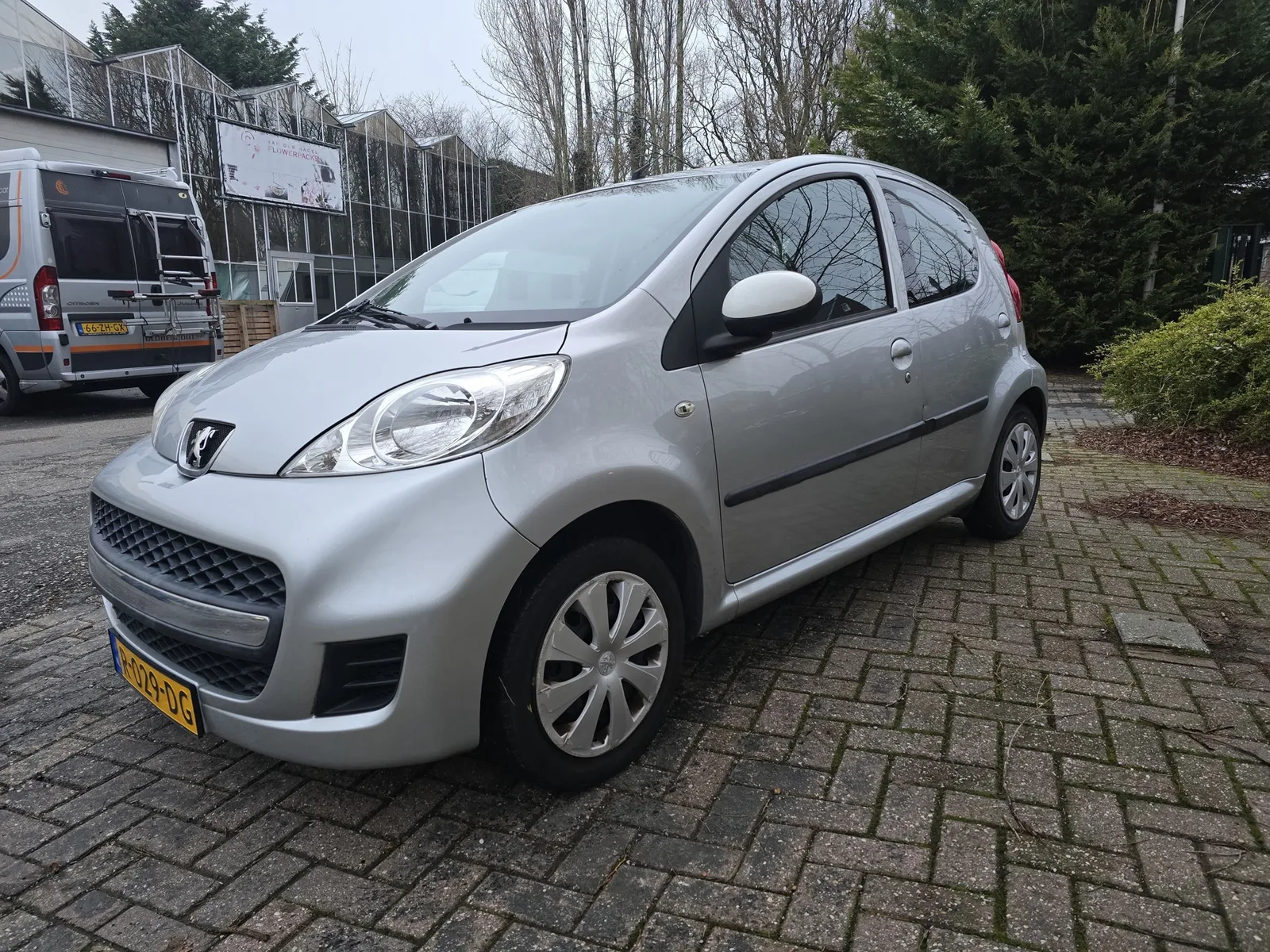 Peugeot 107 (2011) — foto 1