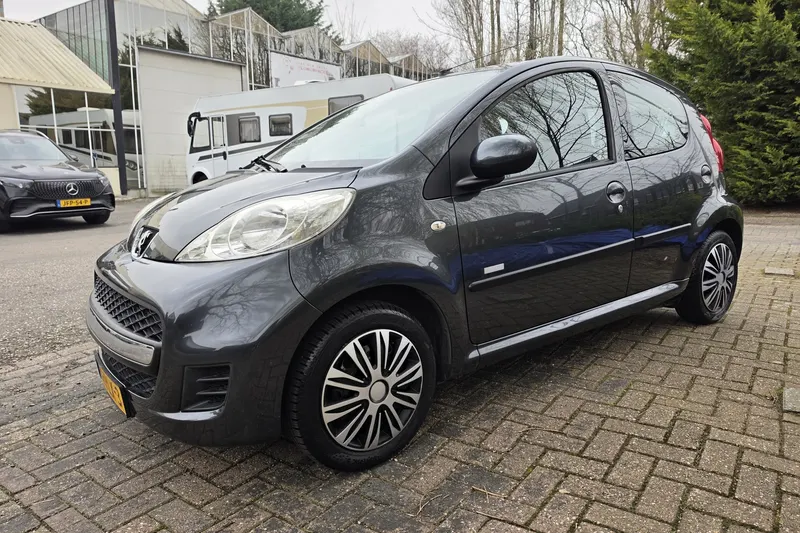 Peugeot 107 (2011)