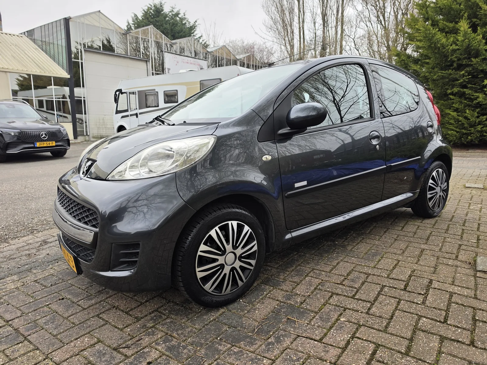 Peugeot 107 (2011) — foto 1