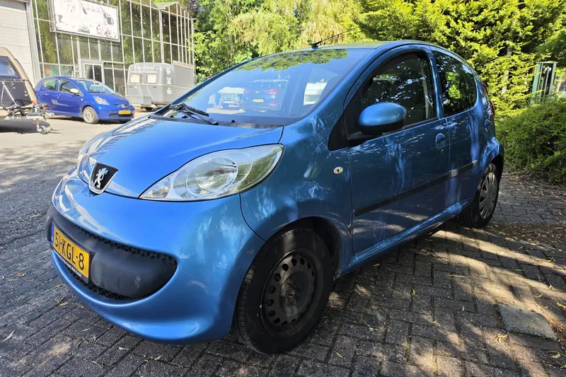 Peugeot 107 (2006)