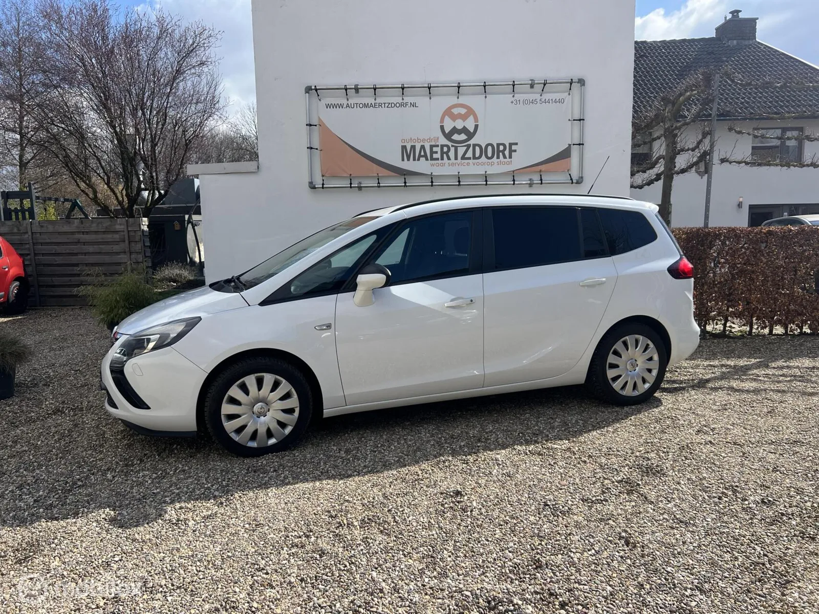 Opel Zafira (2015) — foto 1