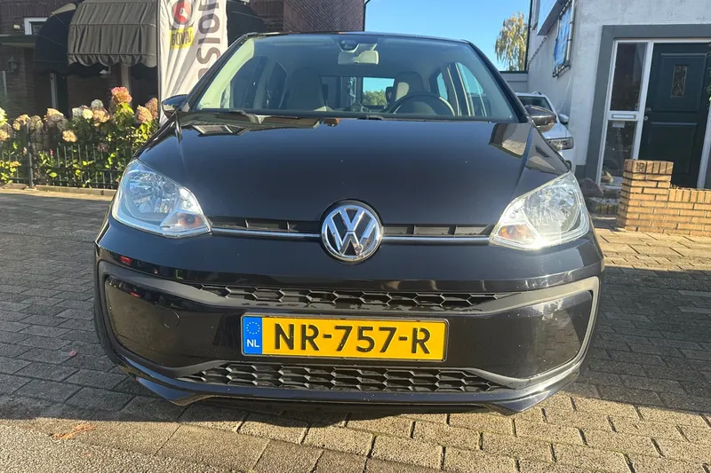 Volkswagen Up! (2017)