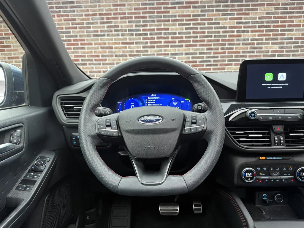 Ford Kuga (2021) — foto 1