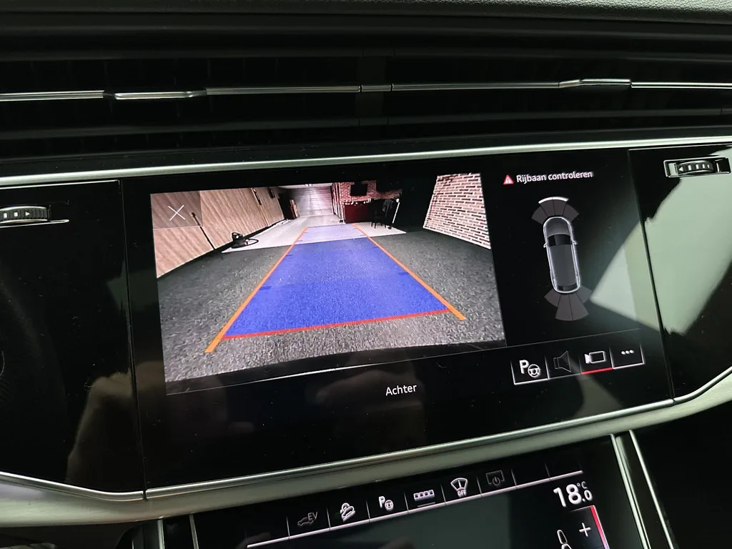 Audi Q8 (2021) — foto 1