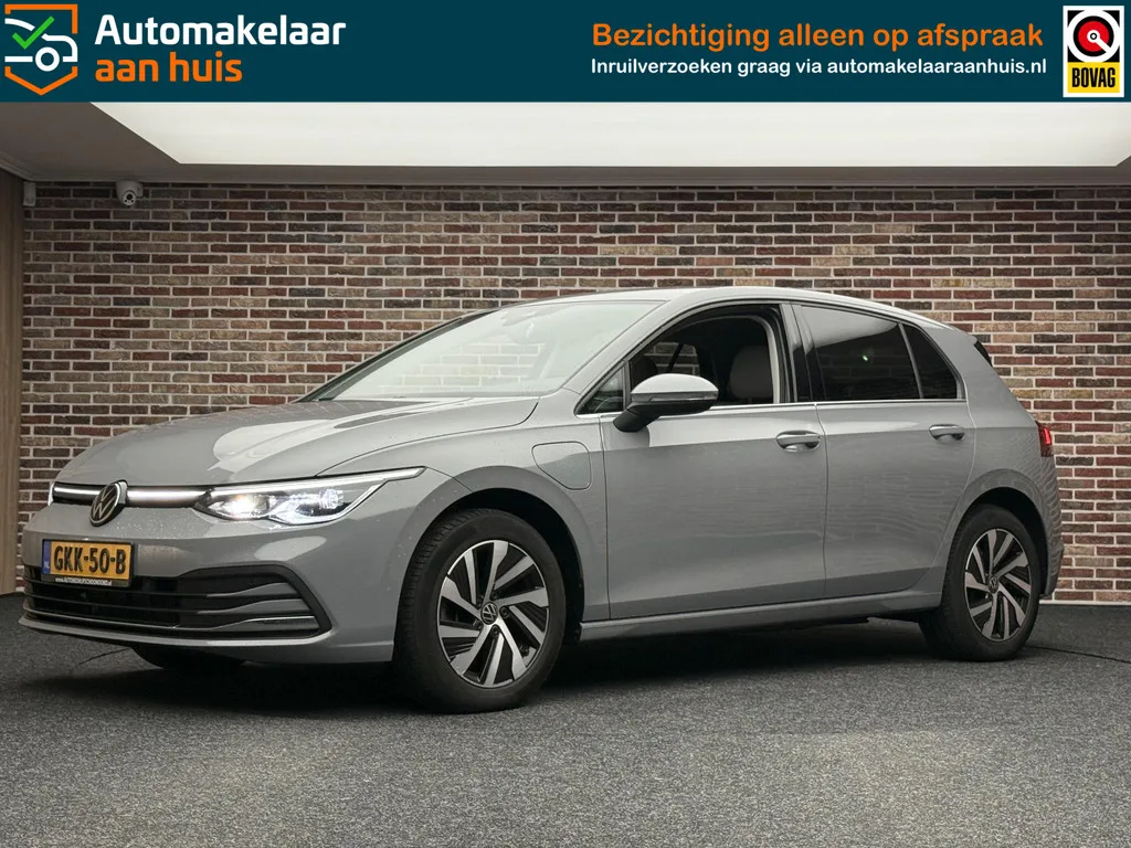 Volkswagen Golf (2020) — foto 1