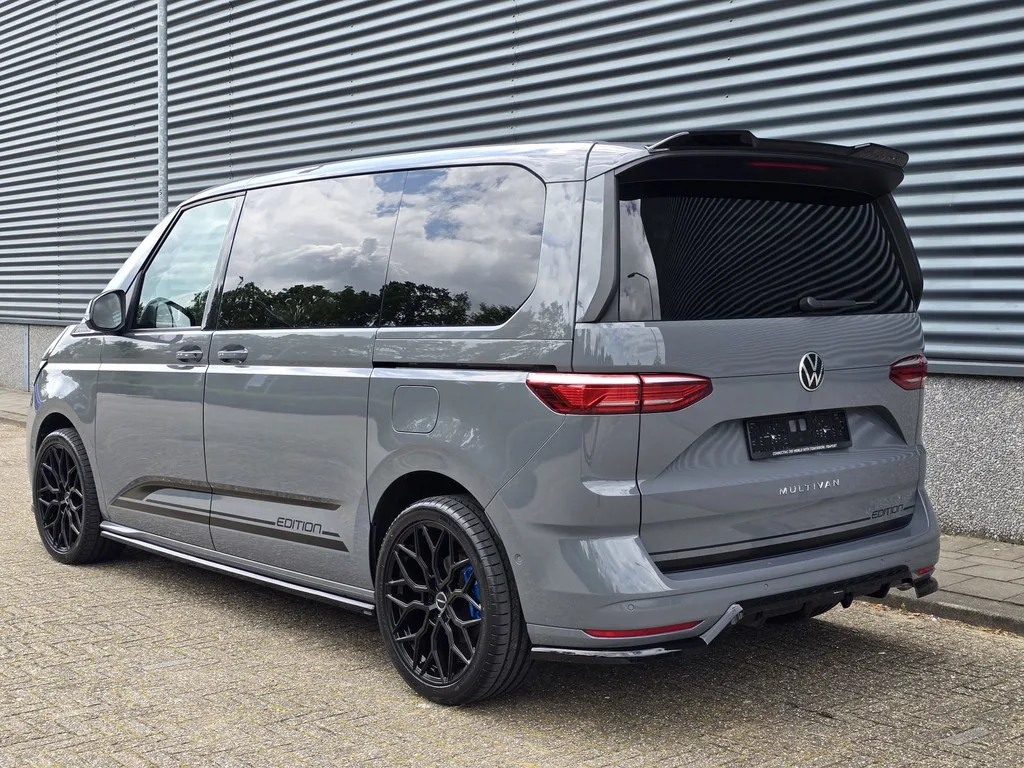 Volkswagen Multivan (2022) — foto 1