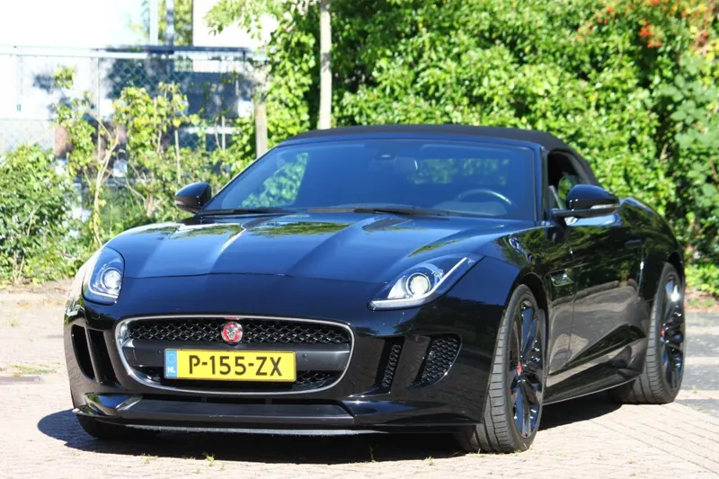 Jaguar F-Type (2016)