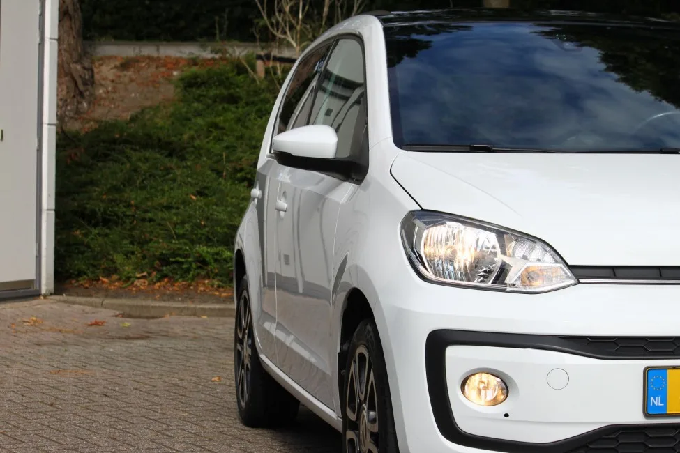Volkswagen Up! (2018) — foto 1