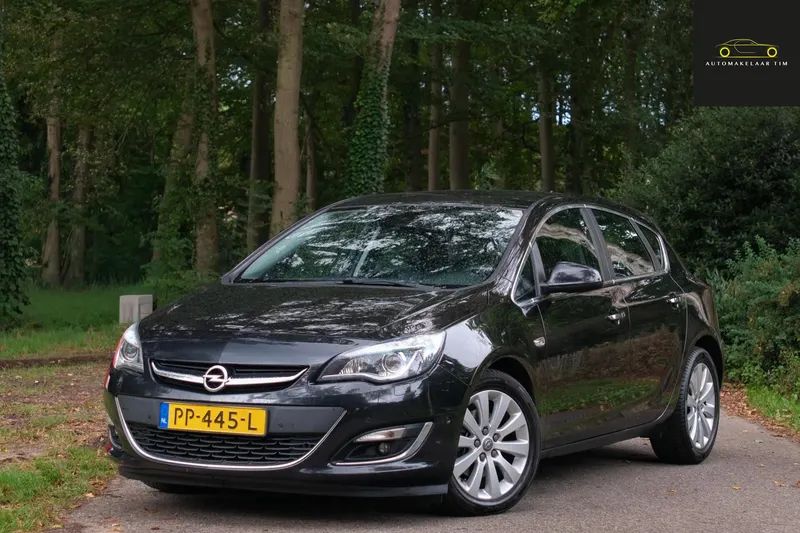 Opel Astra (2013)